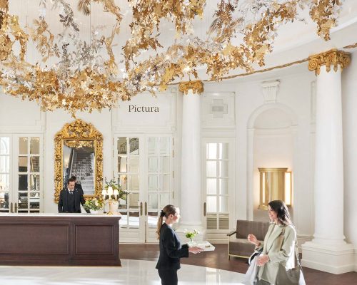 01-Remolino-del-Retiro-Haberdashery-credit-Mandarin-Oriental-Ritz-Madrid-Lobby-scroll的副本